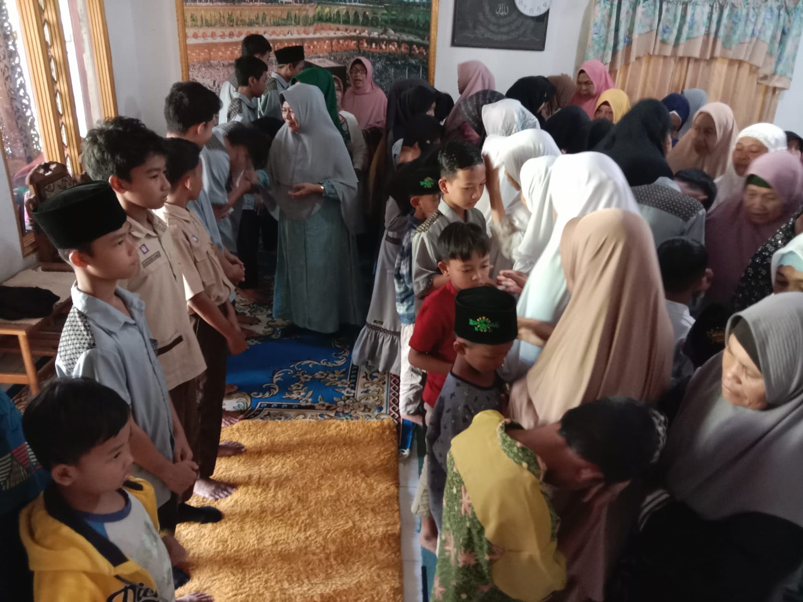 Santunan bagi seluruh anak asuh Panti Asuhan Al Fatah dalam rangka 10 Asyuro