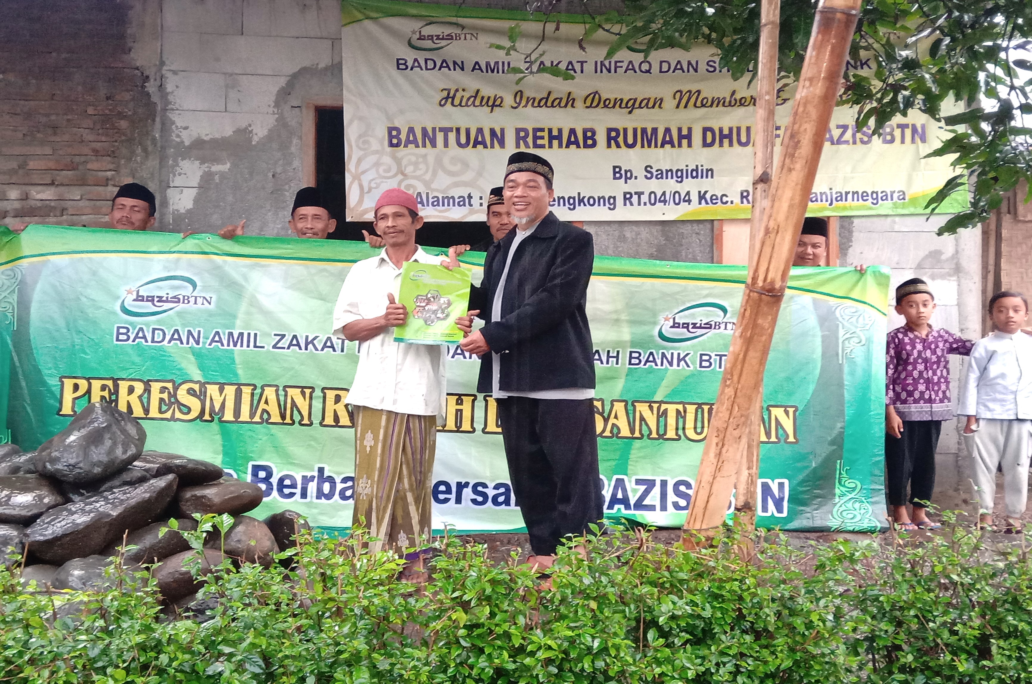 PENYERAHAN RUMAH HASIL RENOVASI