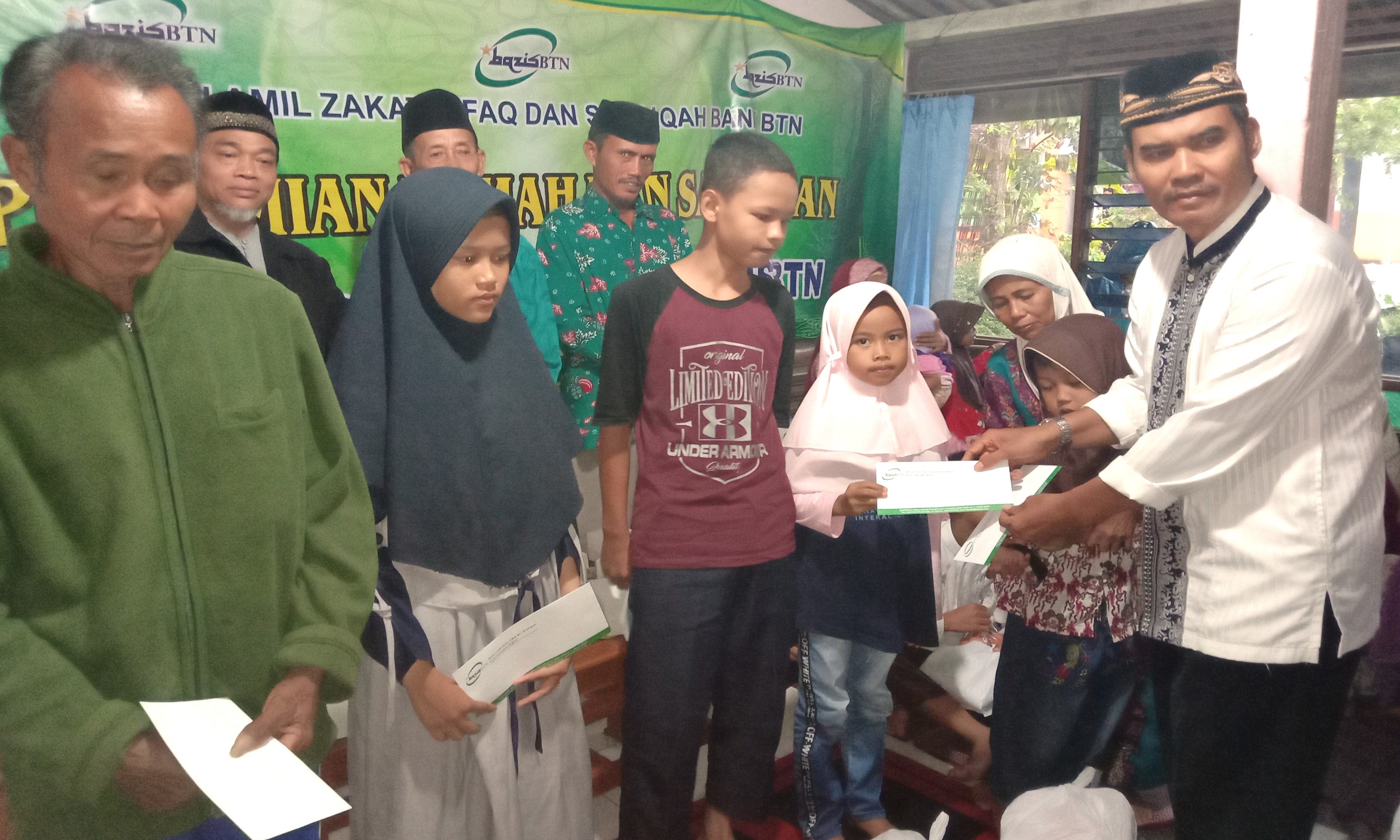 PERESMIAN HASIL RENOVASI RUMAH TIDAK LAYAK HUNI DAN SANTUNAN FAQIR MISKIN DAN YATIM DI DESA LENGKONG