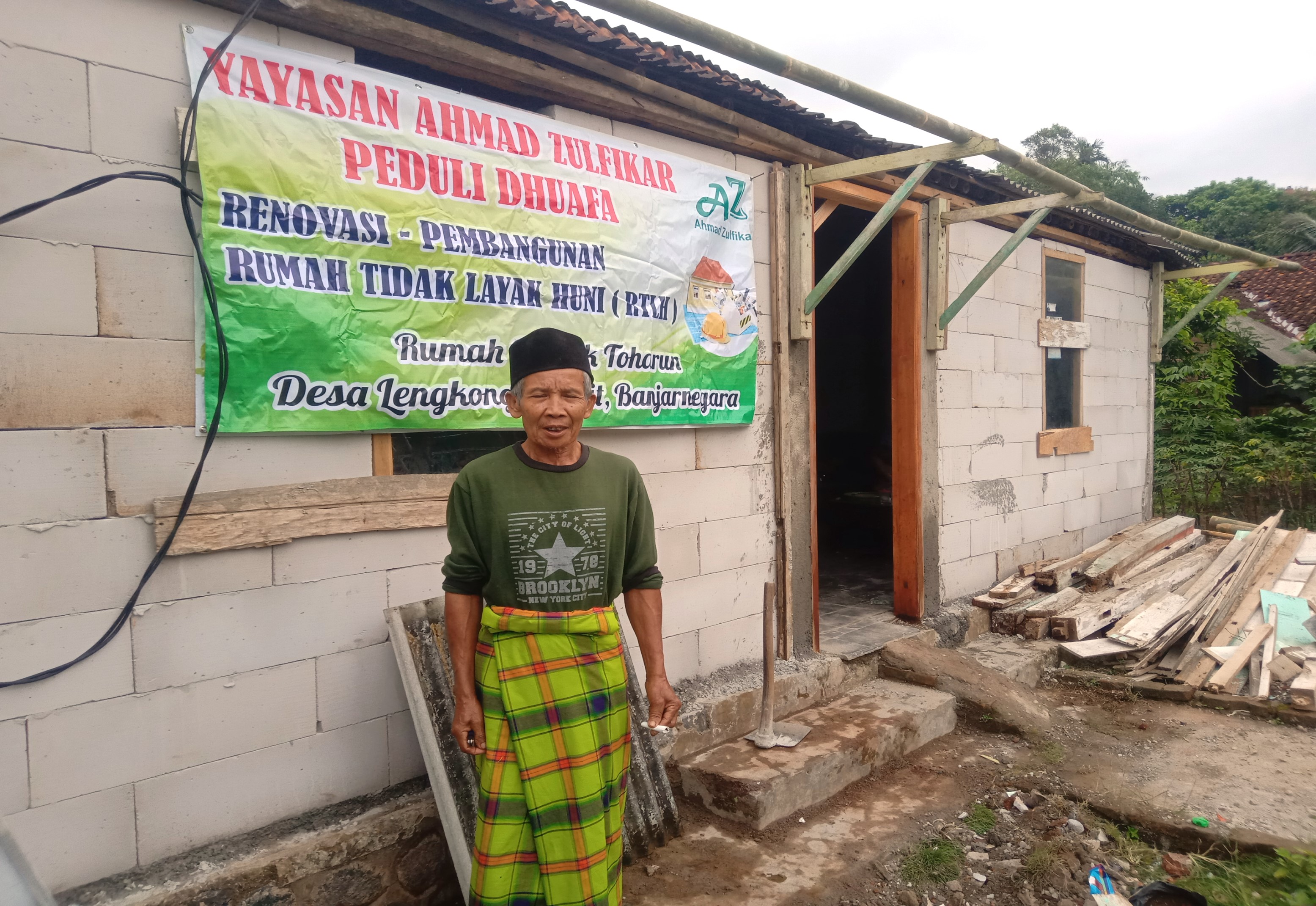 RENOVASI RUMAH TIDAK LAYAK HUNI (RTLH) KELUARGA DHUAFA